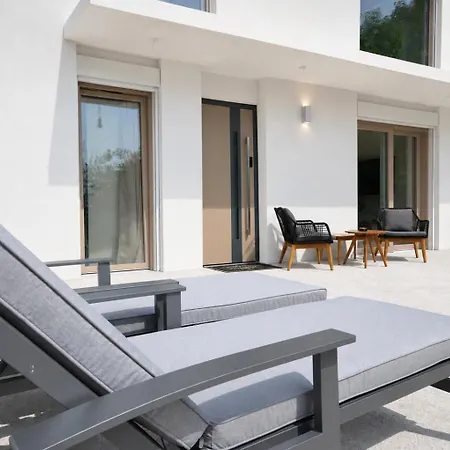Apartma Vacation - Alpine Retreate